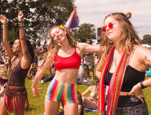 What colours and what to wear at a festival